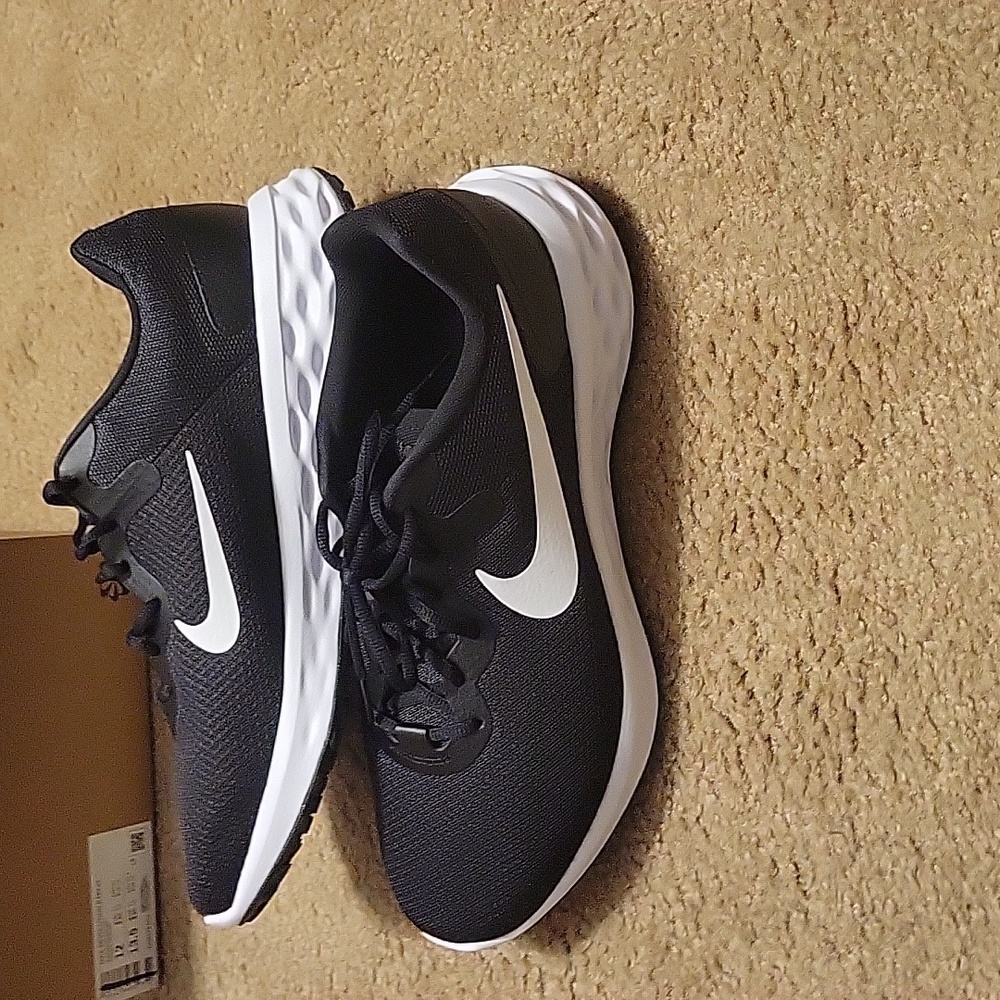 Nike Revolution 6 NN 4E
